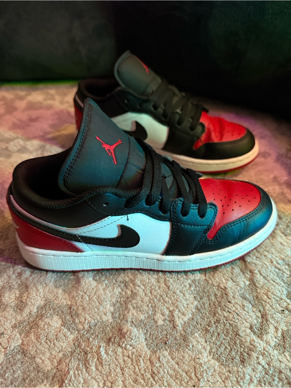 Jordan ones mid youth size